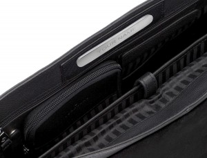 maletín de cuero con solapa color negro placa personalizada