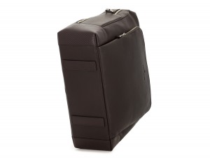 maletín de viaje de piel en color marrón base
