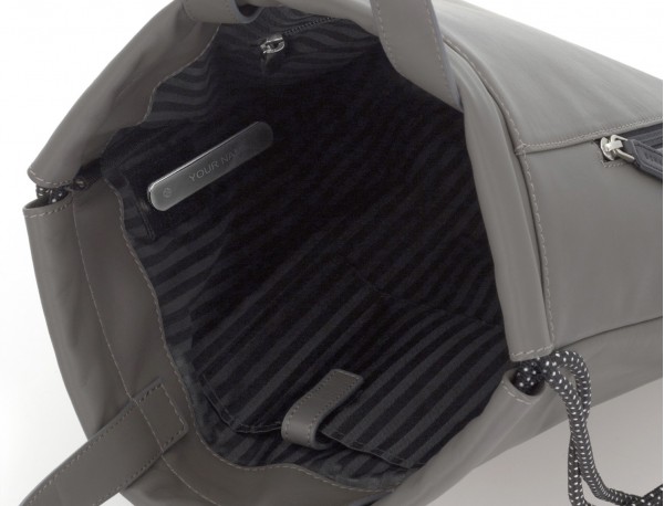 mochila plana de piel gris personalizada