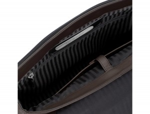 maletín con solapa de cuero marrón personalizado