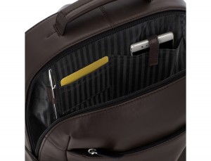 mochila de cuero para portátil marrón interior