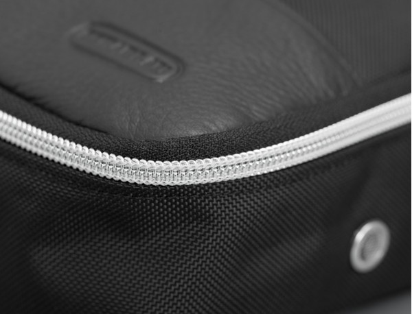 Large packing cube in ballistic nylon Cordura® leather detail