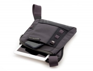 bolso bandolera de hombre gris tablet