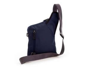 bolso bandolera de hombre azul detrás