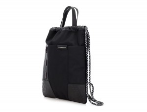 mochila negra lateral