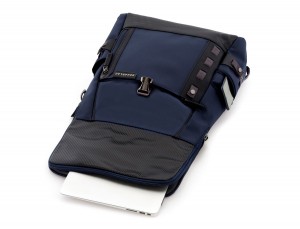 mochila con solapa azul ordenador