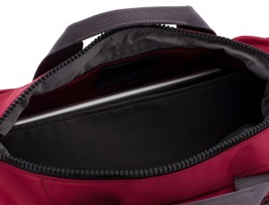 Messenger bag in red laptop