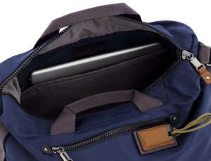 Messenger bag in blue detail