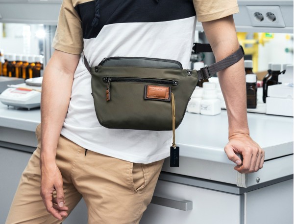 Polyester waist bag in gray and black model