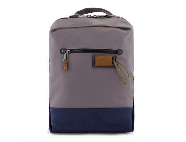 mochila pequeña en gris frontal