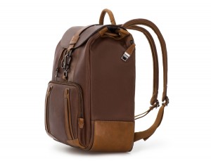 mochila de piel vintage marrón  lado