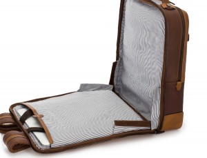 mochila vintage de piel para portátil marrón abierta