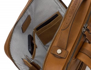mochila vintage de piel para portátil marrón claro interior