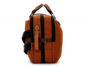 Maleta de viaje mochila en naranja lado