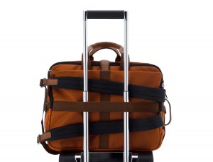 Maleta de viaje mochila en naranja trolley