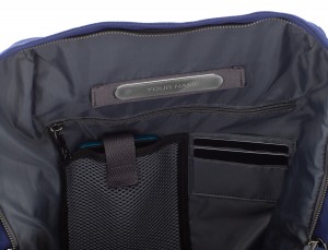 mochila de material reciclado azul personalizada