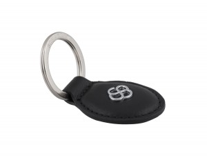 leather oval key ring in black detail