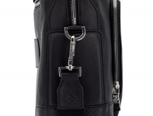 Leather briefbag in black detail